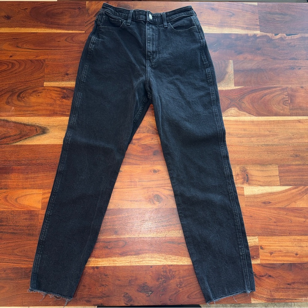 Hollister Black Ultra High-Rise Mom Jeans